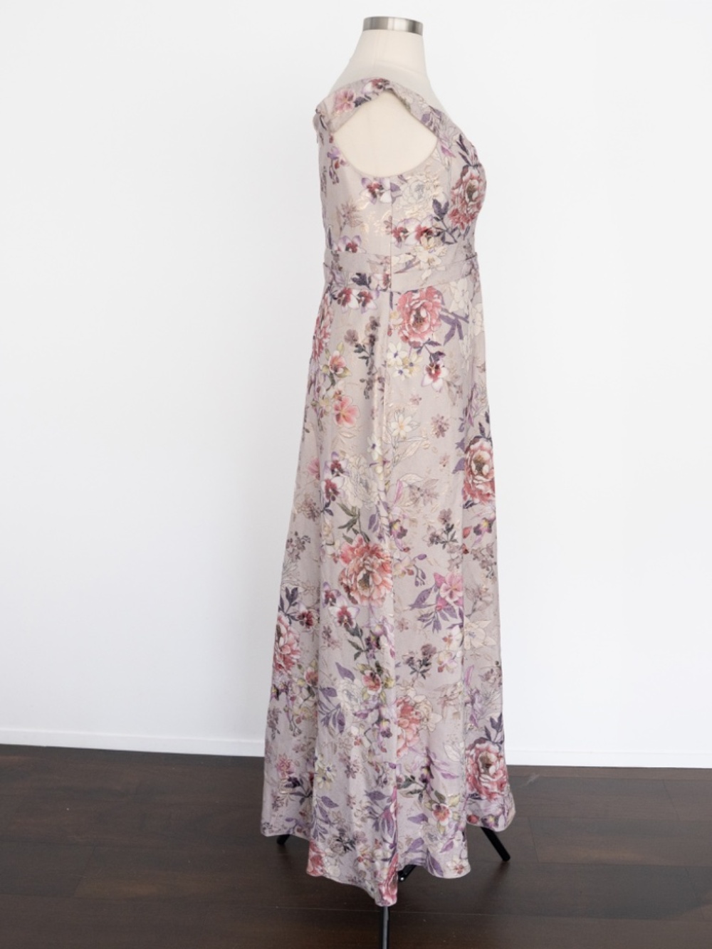 Adrianna Papell - Floral Metallic Jacquard Off Shoulder Ballgown - Picture 5 of 16